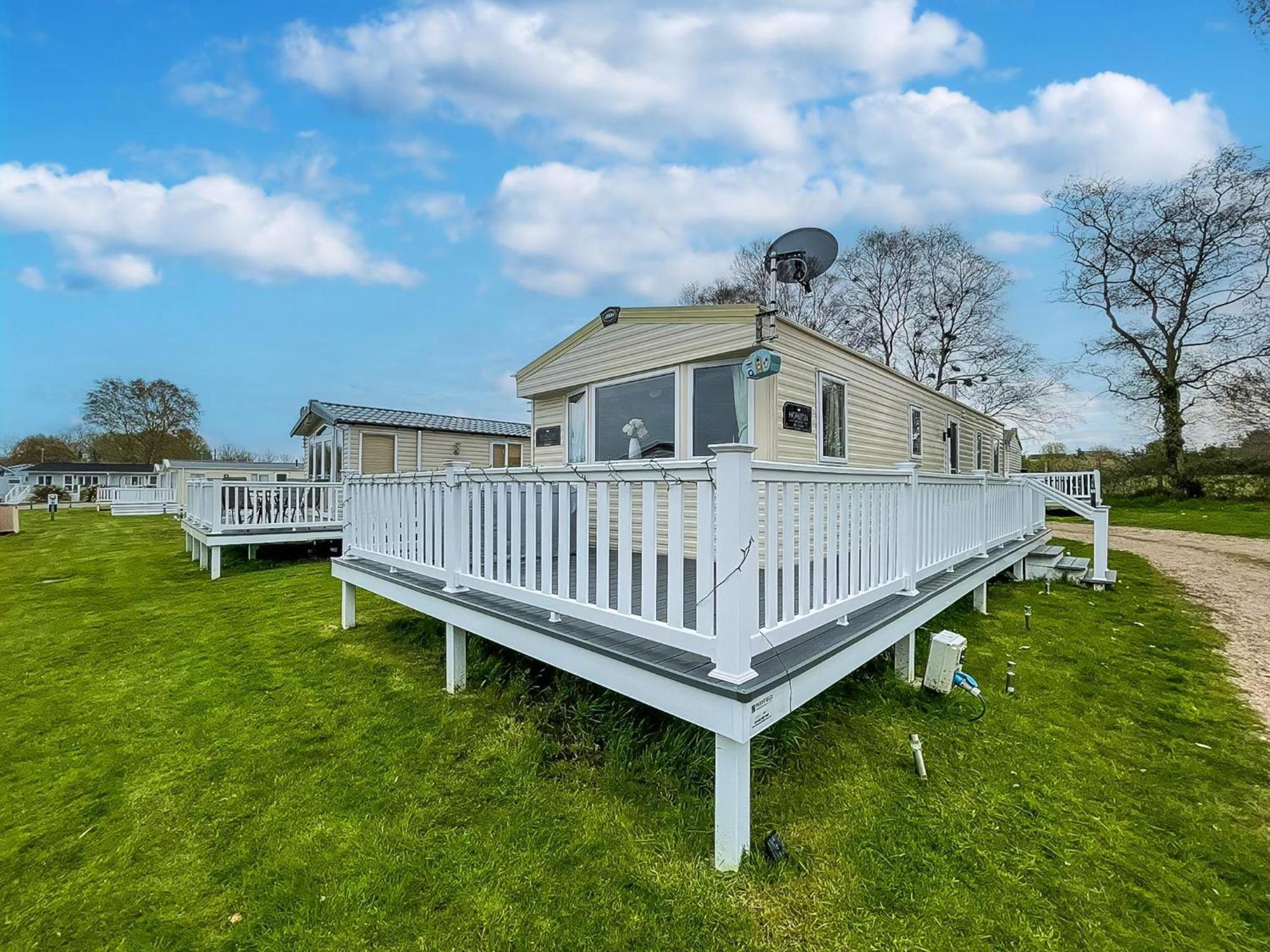 Lovely Caravan With Decking And Free Wifi In Ref 12106b Campsite